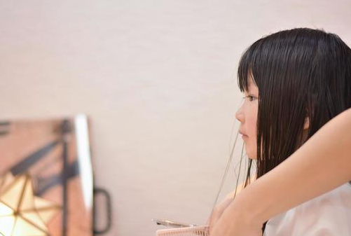 子どものヘアカットはどこで頼む？親御さんが安心して利用しやすい美容室・理容室の選び方