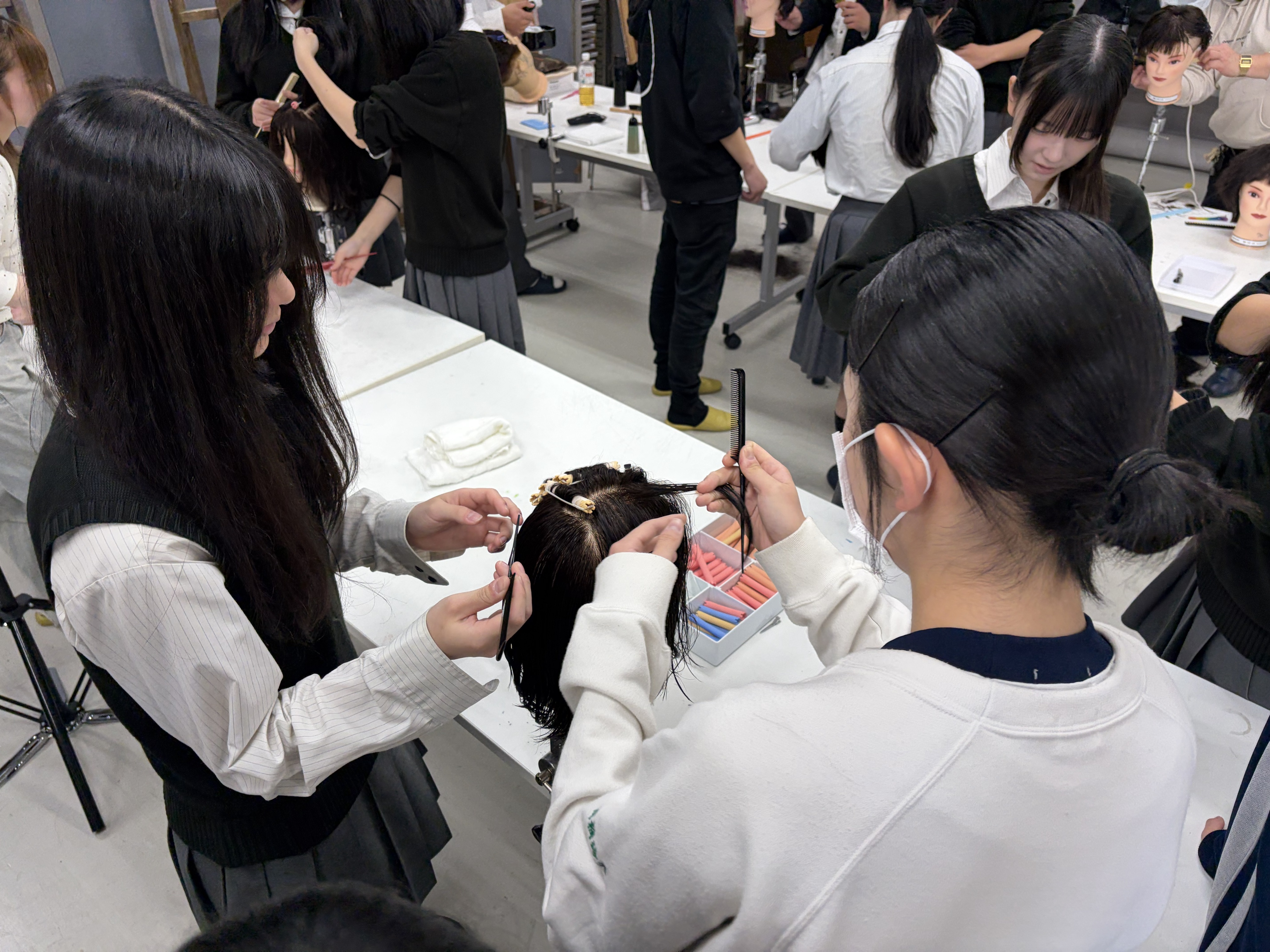 宮城県東北生活文化大学高等学校にて開催された模擬授業に、プラージュが講師として参加いたしました。